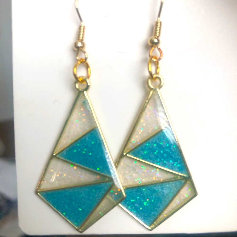 Item#1024-004 - Take Your Breath Away Earrings!